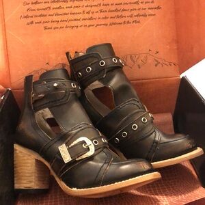 Brand new Women’s Freebird size 7 Sonoma Black Distressed boho boots!